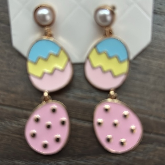 Juliet Easter Egg earrings, pearl like post, double drop colorful eggs - Picture 2 of 4